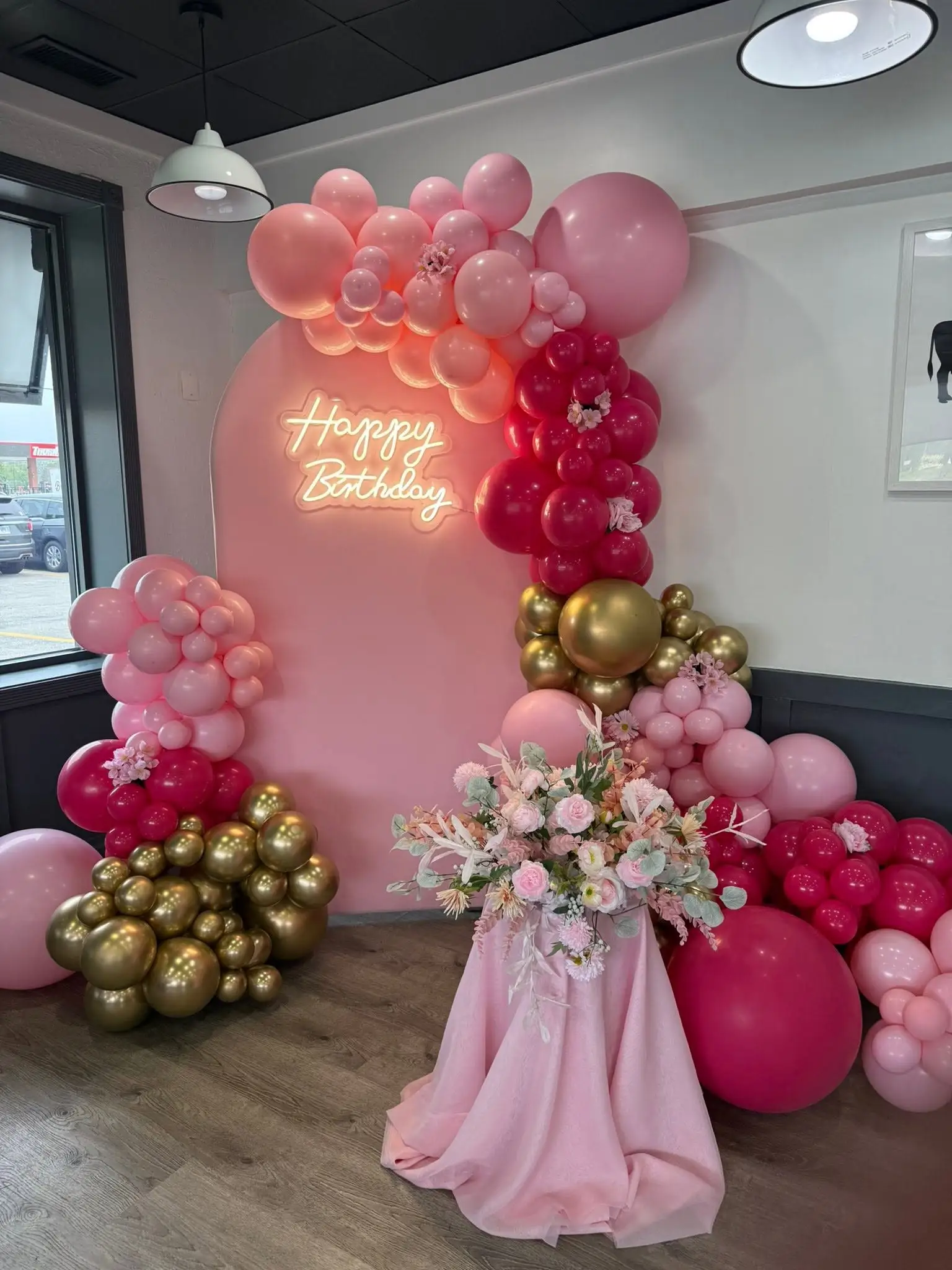 Custom balloon decor and party decorations in Palatine, IL